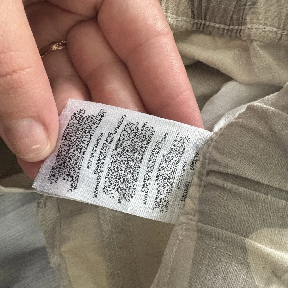 Columbia Women's Wallowa Cargo Camo Pants BeigeGrayWhite, Pocket zipper StrapSz8 - Picture 13 of 13